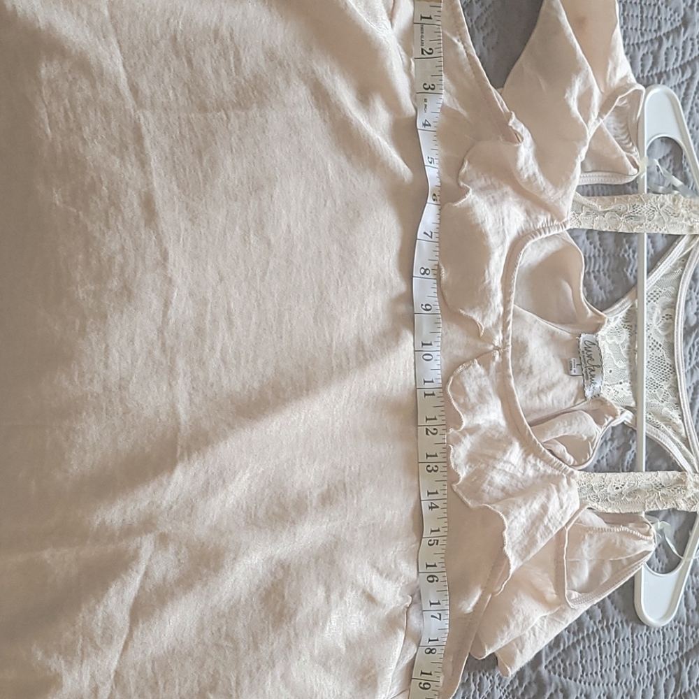 Cold shoulder tank - Picture 7 of 8